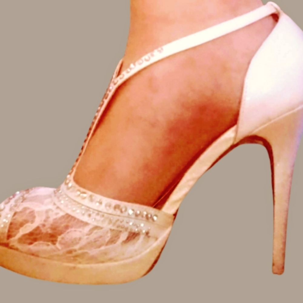 Women's Pumps •Size US 91/2                 •Heel Height 5"